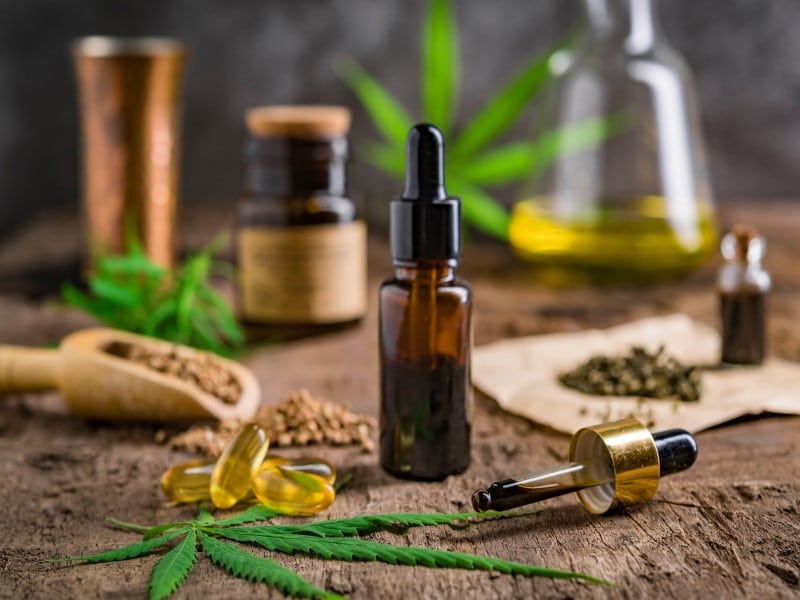 Cannabinoide und beliebte Produkte der Hanfpflanze.